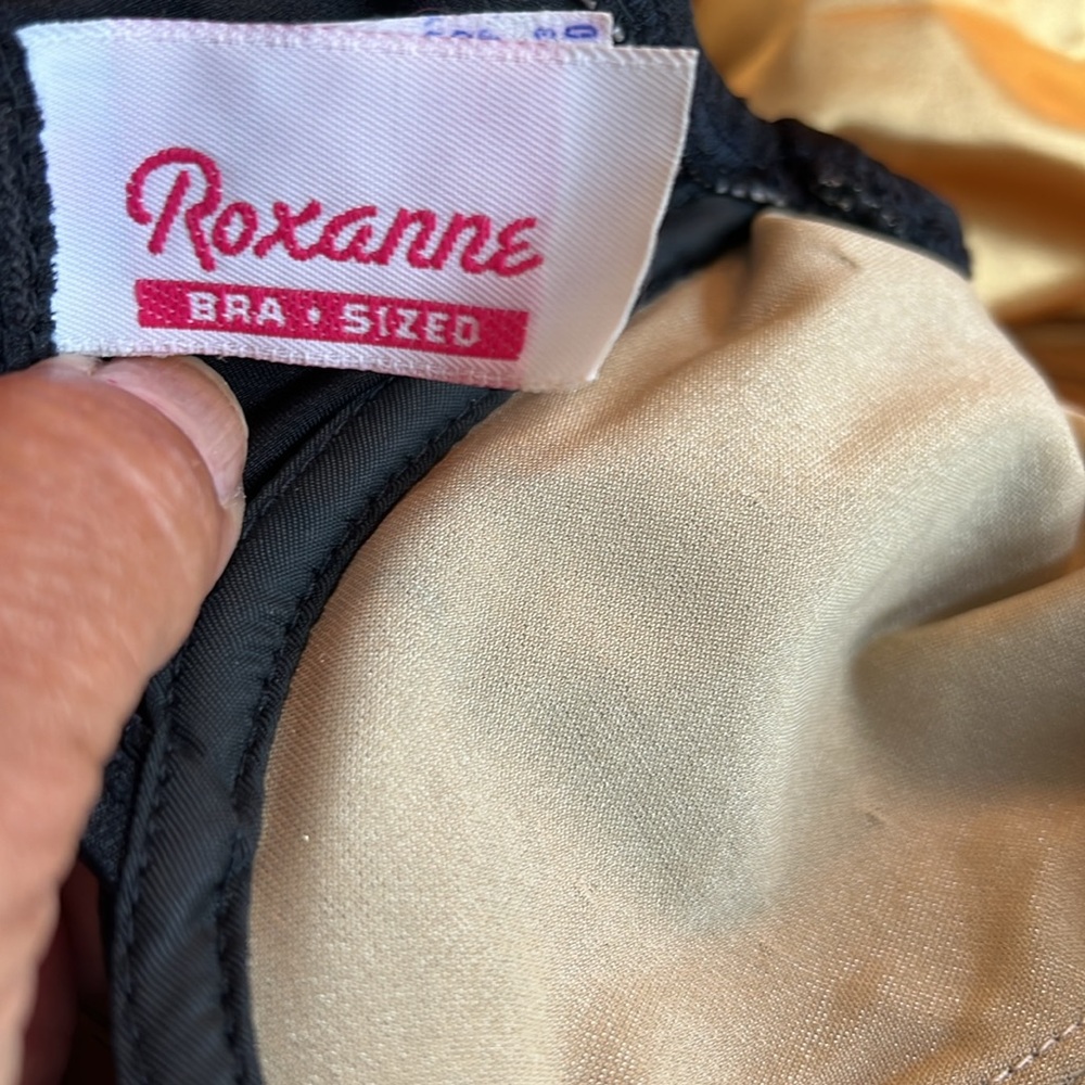 Roxanne 2pc black white gold swimsuit underwirebra size10/cup32D.Gently used. - Picture 5 of 8